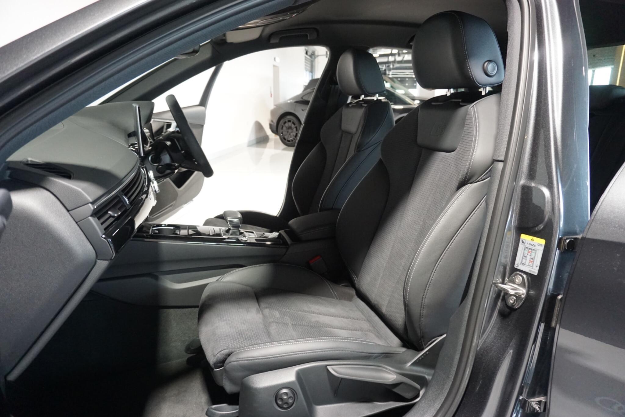 Audi A4 2.0 TDI 40 Black Edition Saloon 4dr Diesel S Tronic quattro Euro 6 (s/s) (204 ps)